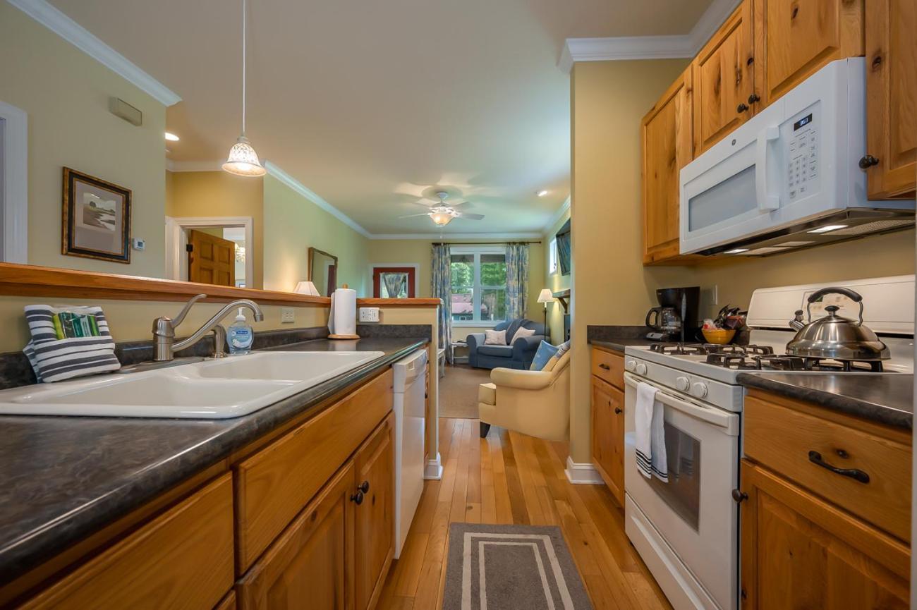 Buttercup Cottage Asheville Bagian luar foto