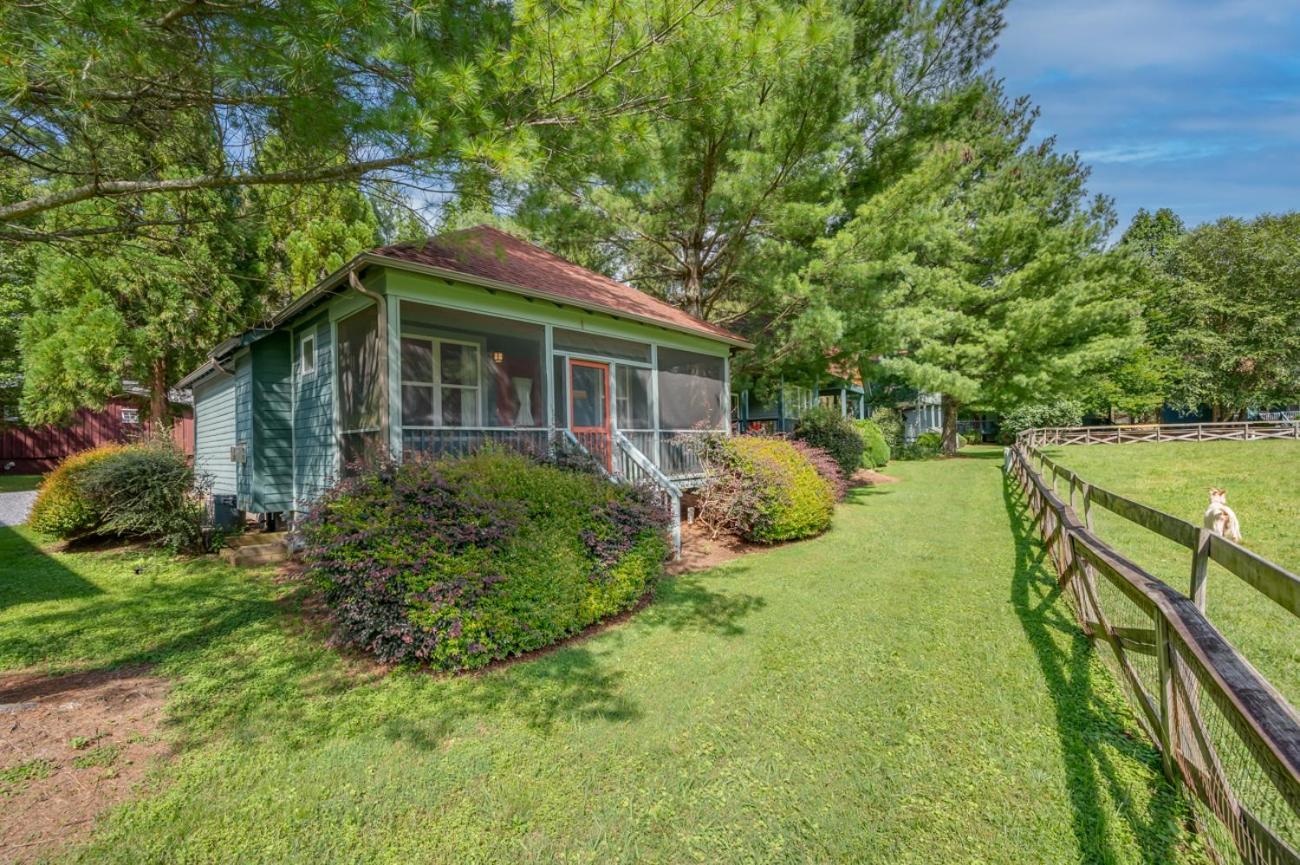 Buttercup Cottage Asheville Bagian luar foto